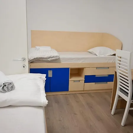 Daniel Apartment Split