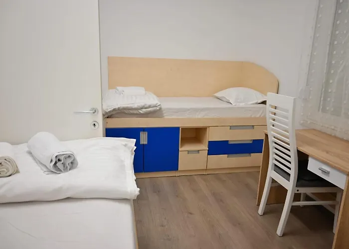 Daniel Apartment Split